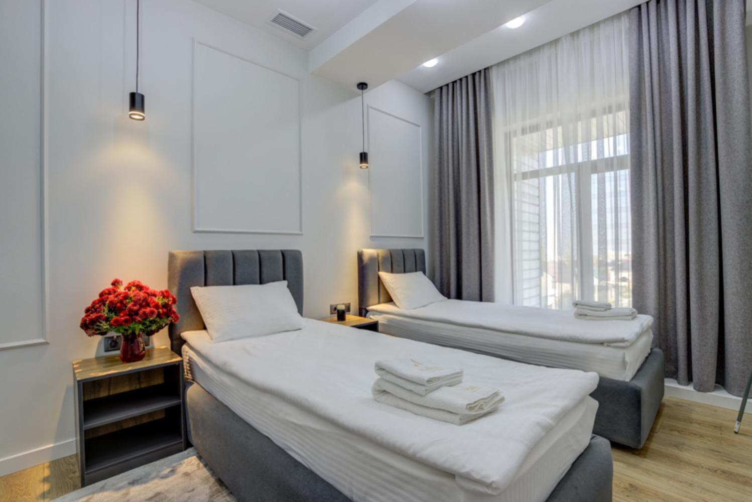 Aisha Hotel Бішкек Екстер'єр фото