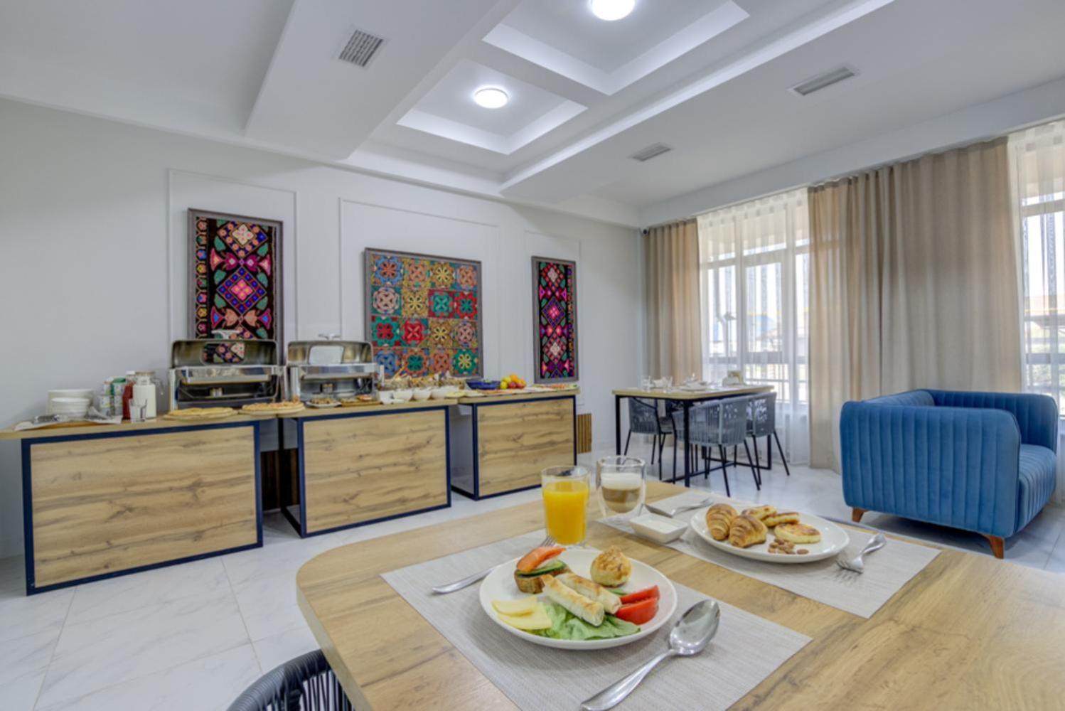 Aisha Hotel Бішкек Екстер'єр фото