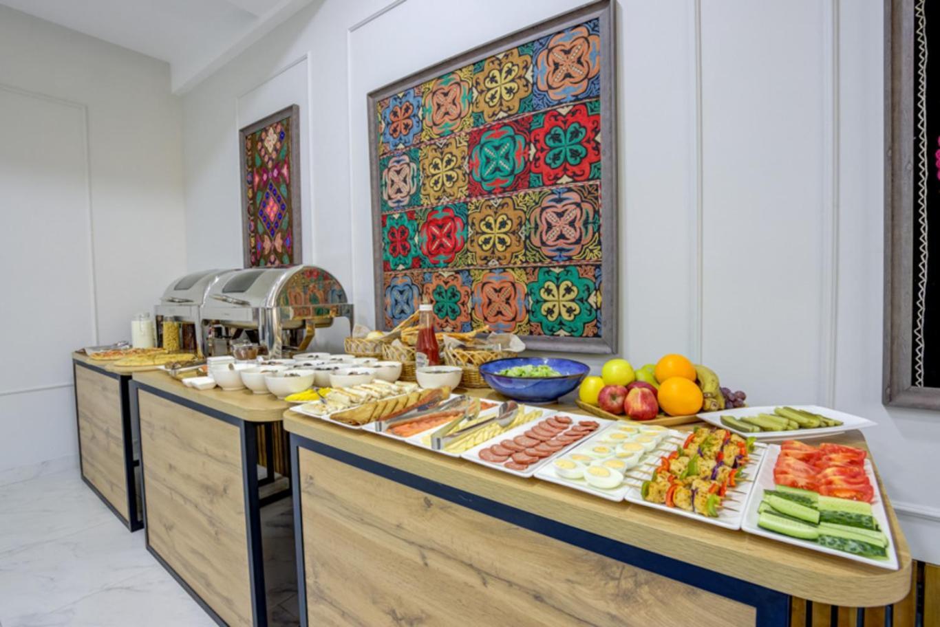 Aisha Hotel Бішкек Екстер'єр фото
